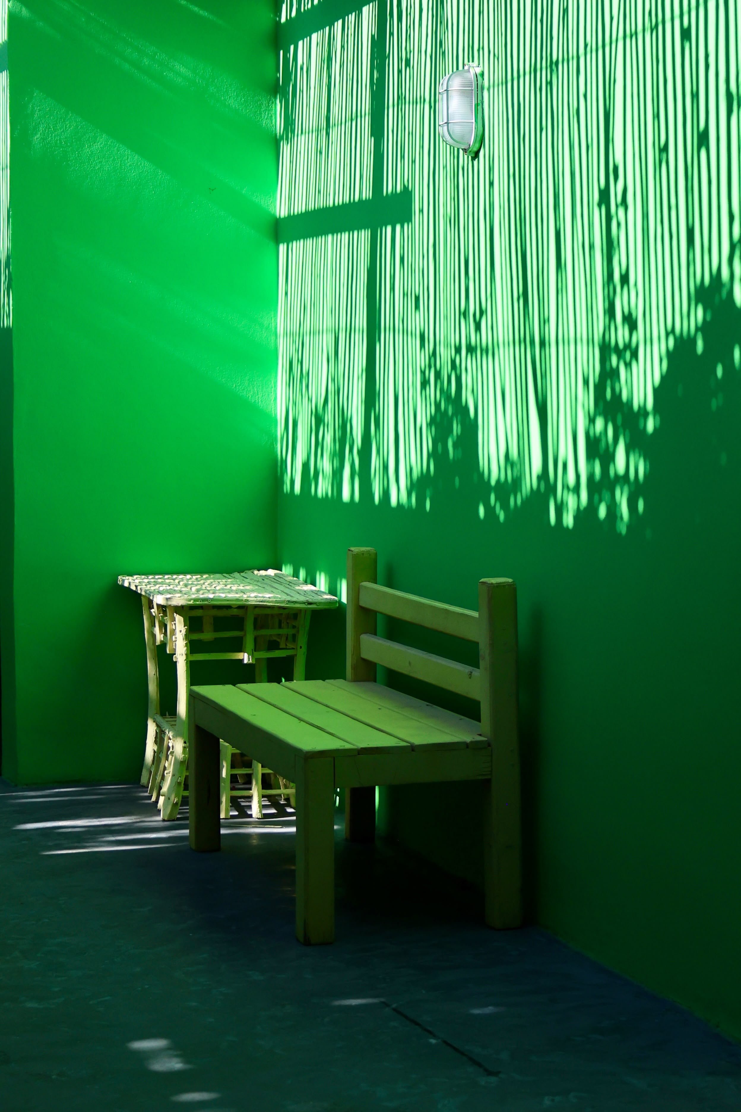 Shower and lavatory facilities at Side B Beach Club